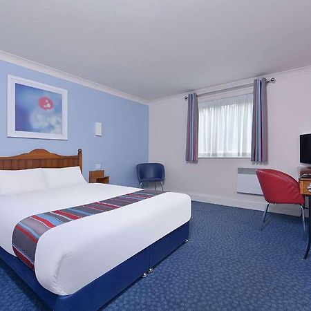 Travelodge Bromsgrove Marlbrook Номер фото