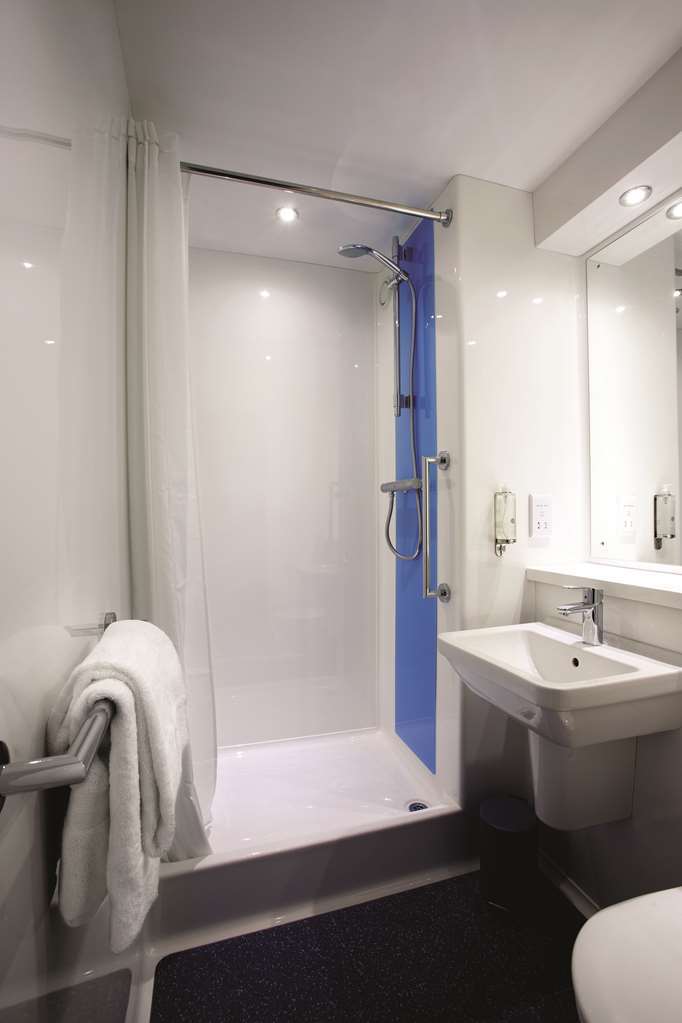 Travelodge Bromsgrove Marlbrook Номер фото