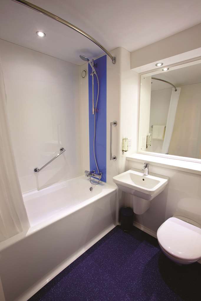 Travelodge Bromsgrove Marlbrook Номер фото